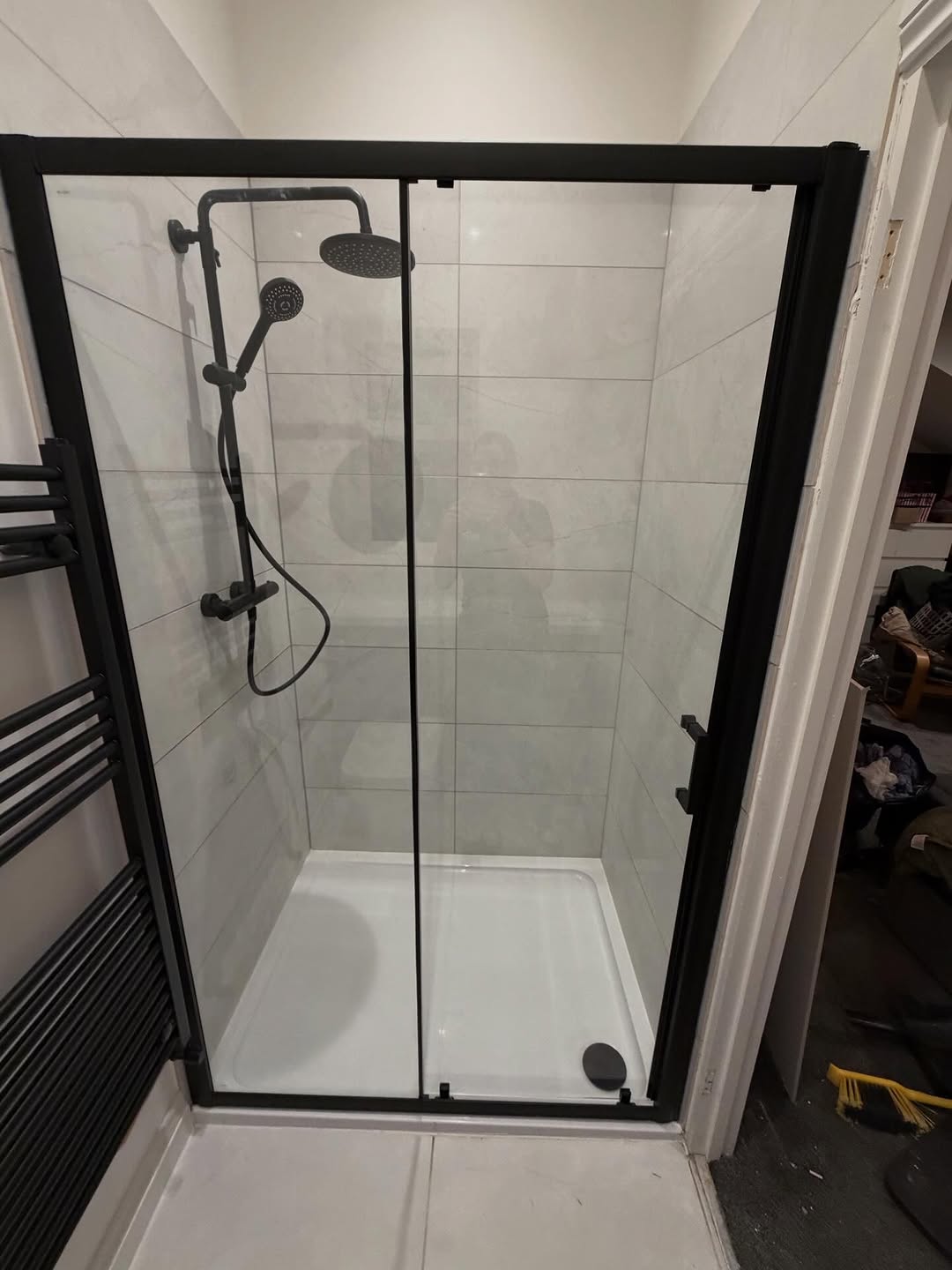 Shower installation