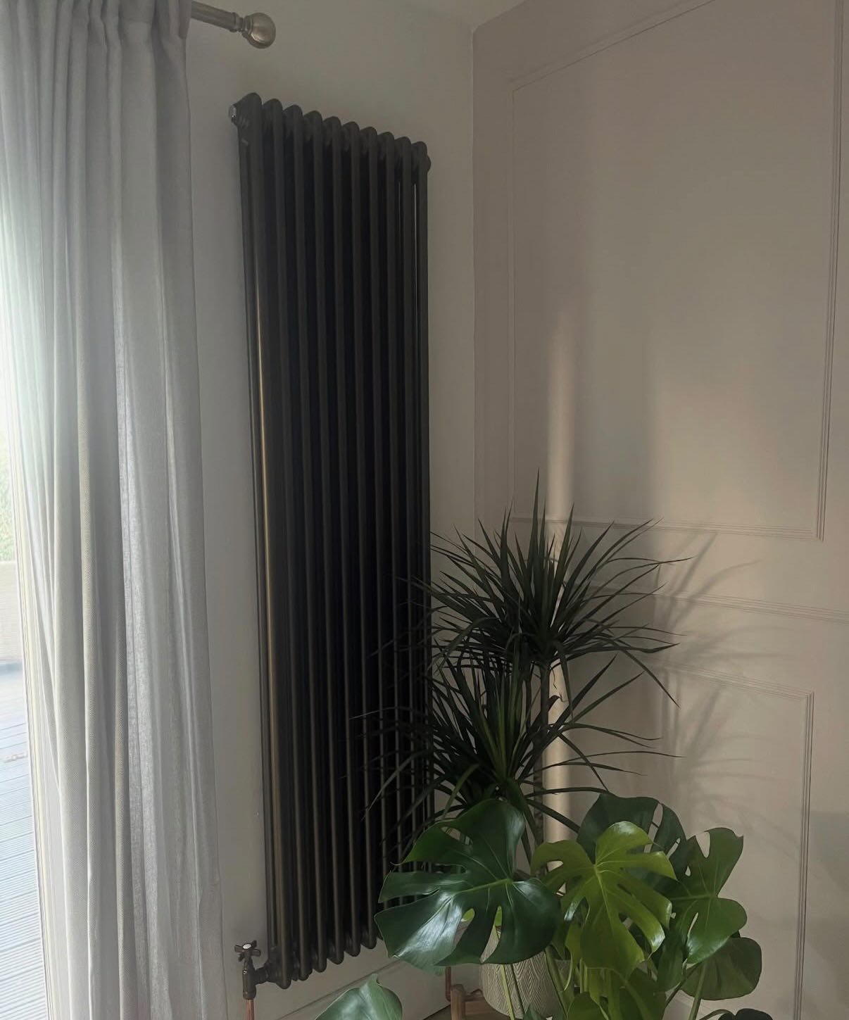 Modern radiator installation